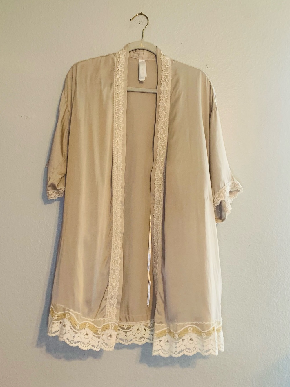 Madeleine Fig Women’s Beige 100% Silk  Lace Trim V-Neck Tie Robe 3/4 Sleeve XS